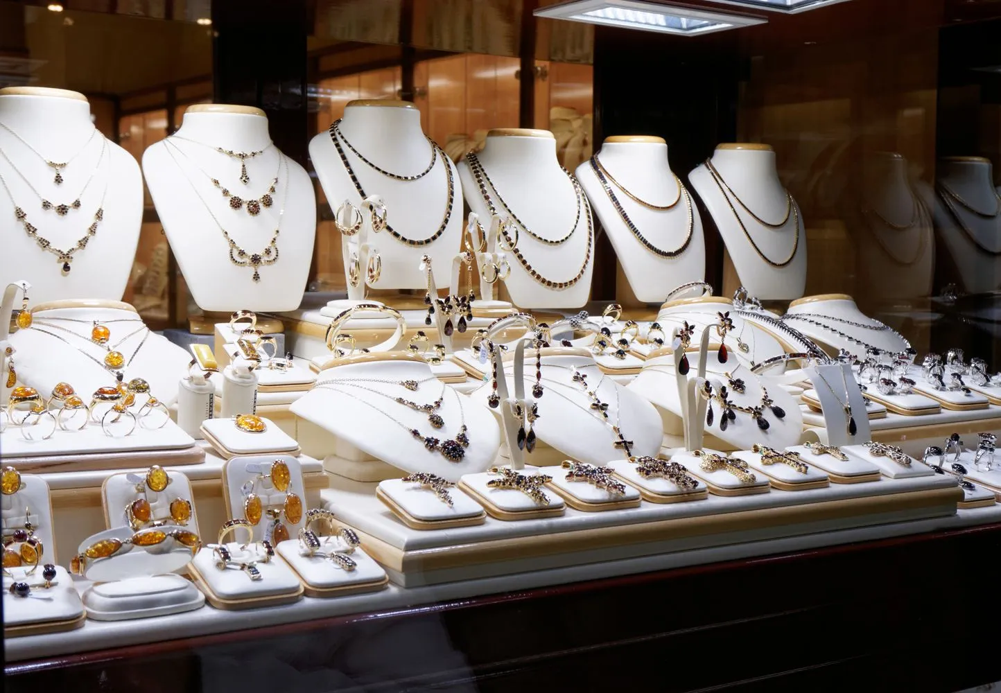 Shapes of two gold shops - Decor of salons, shops and stores
