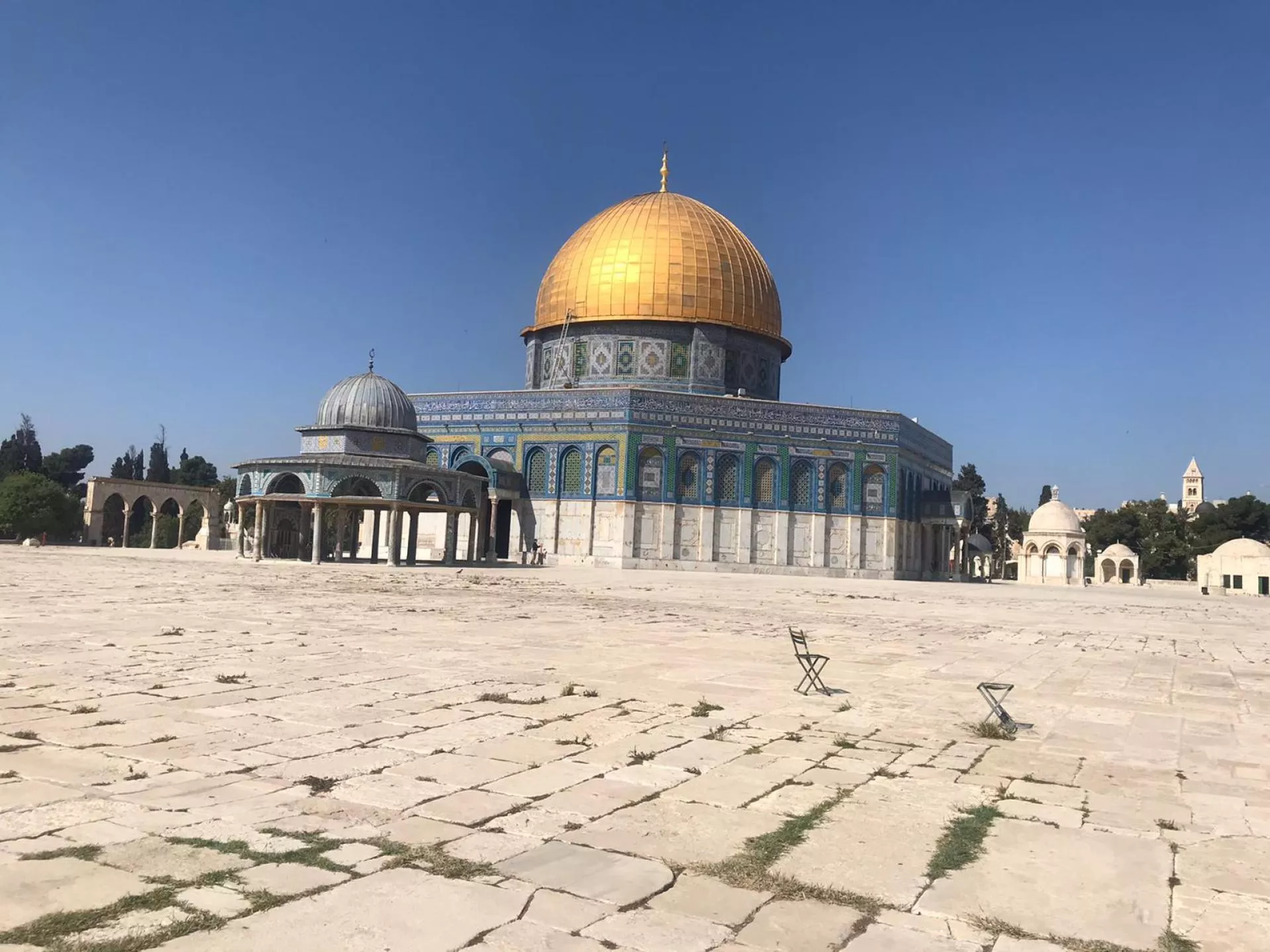 A journey into the artistic beauty of decoration at Al-Aqsa Mosque and the Dome of the Rock in Palestine A journey into the artistic beauty of decoration at Al-Aqsa Mosque and the Dome of the Rock in Palestine - Decorations and interior design