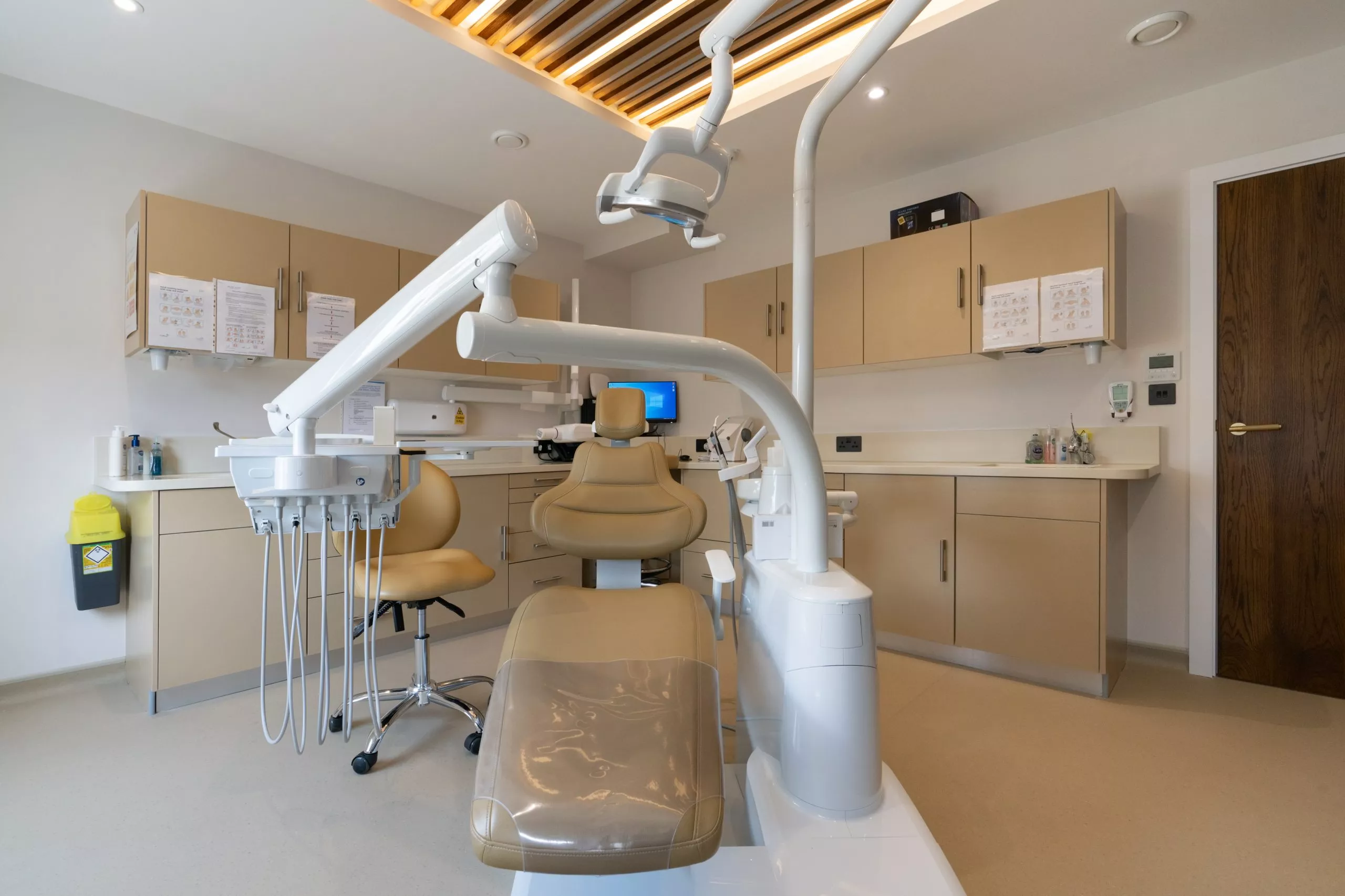 Küçük diş kliniği dekoru ve renkleri Küçük diş kliniği dekoru ve renkleri - Hastane ve doktor kliniklerinin dekorasyonu