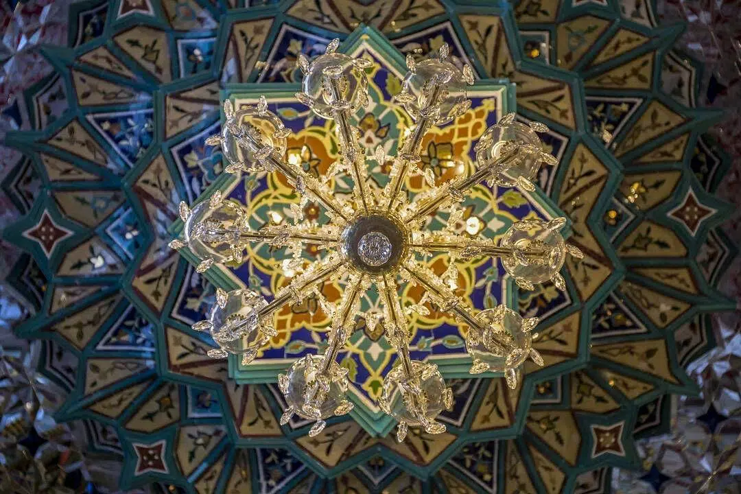 ما هي الزخرفة الإسلامية و أين تتميز الزخرفة الإسلامية في الأندلس